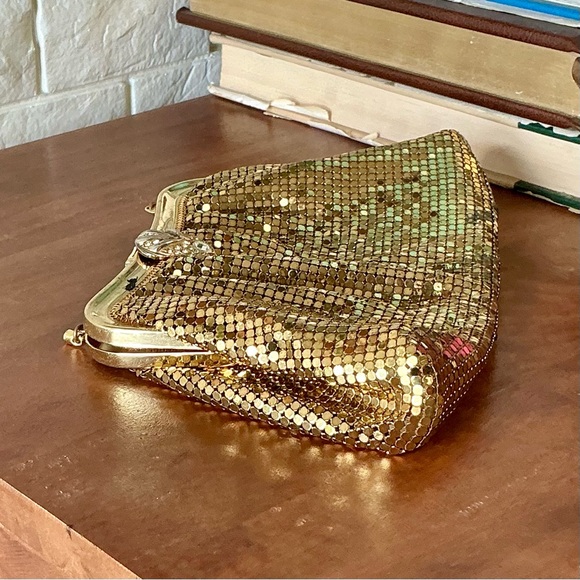 Vintage Whiting & Davis Gold Mesh Evening Bag Clutch Purse with Jeweled Clasp - Picture 7 of 15